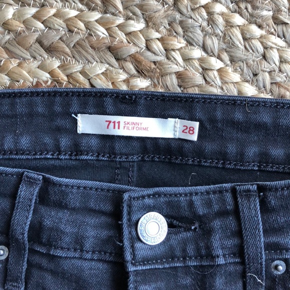 Levi’s 711 Skinny Jeans - Picture 3 of 4